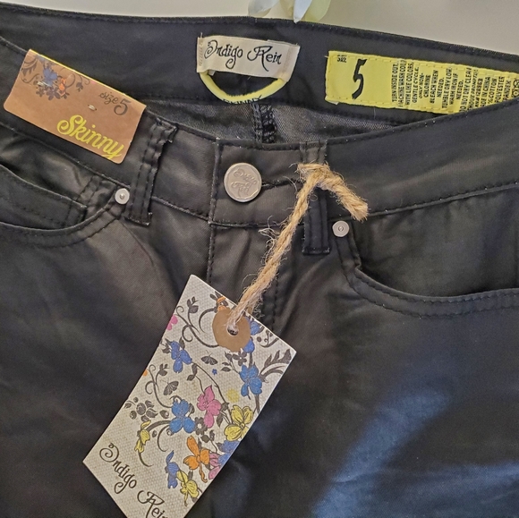 NWT Indigo Rein Leather-Like Skinny Pants Size 5 - Picture 2 of 5